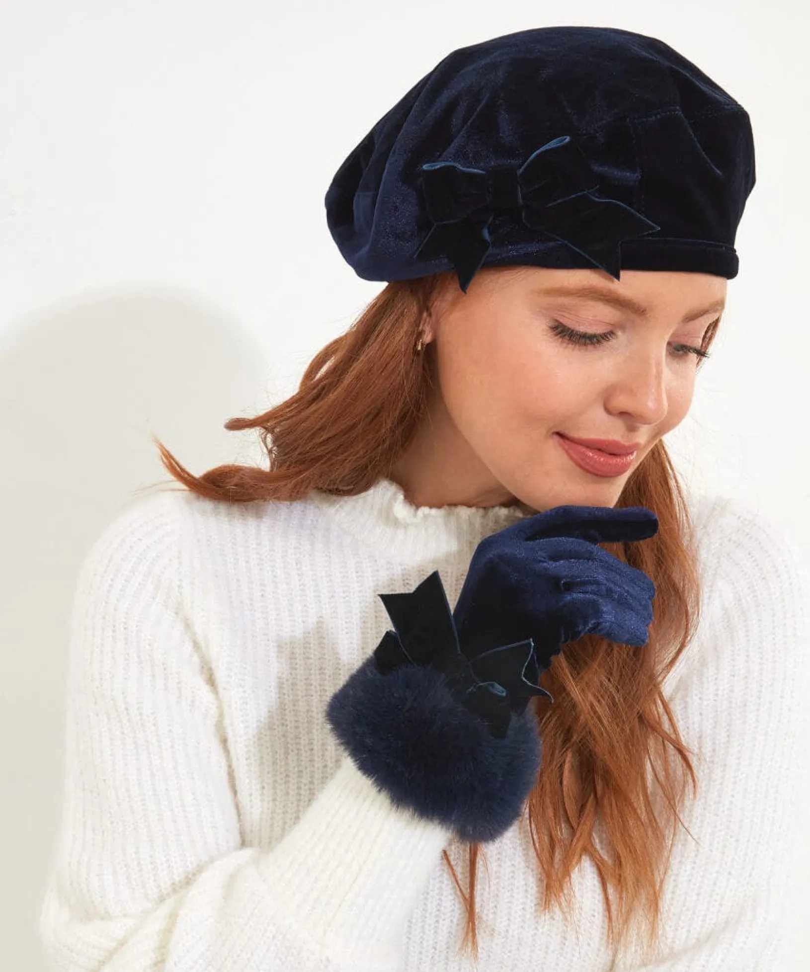 after_dark_faux_fur_trim__1.webp Gifts | Accessories & Jewellery | Sale Accessories & Jewellery | Women's | Women's | Women's Joe Browns After Dark Faux Fur Trim Gloves Midnight Blue
