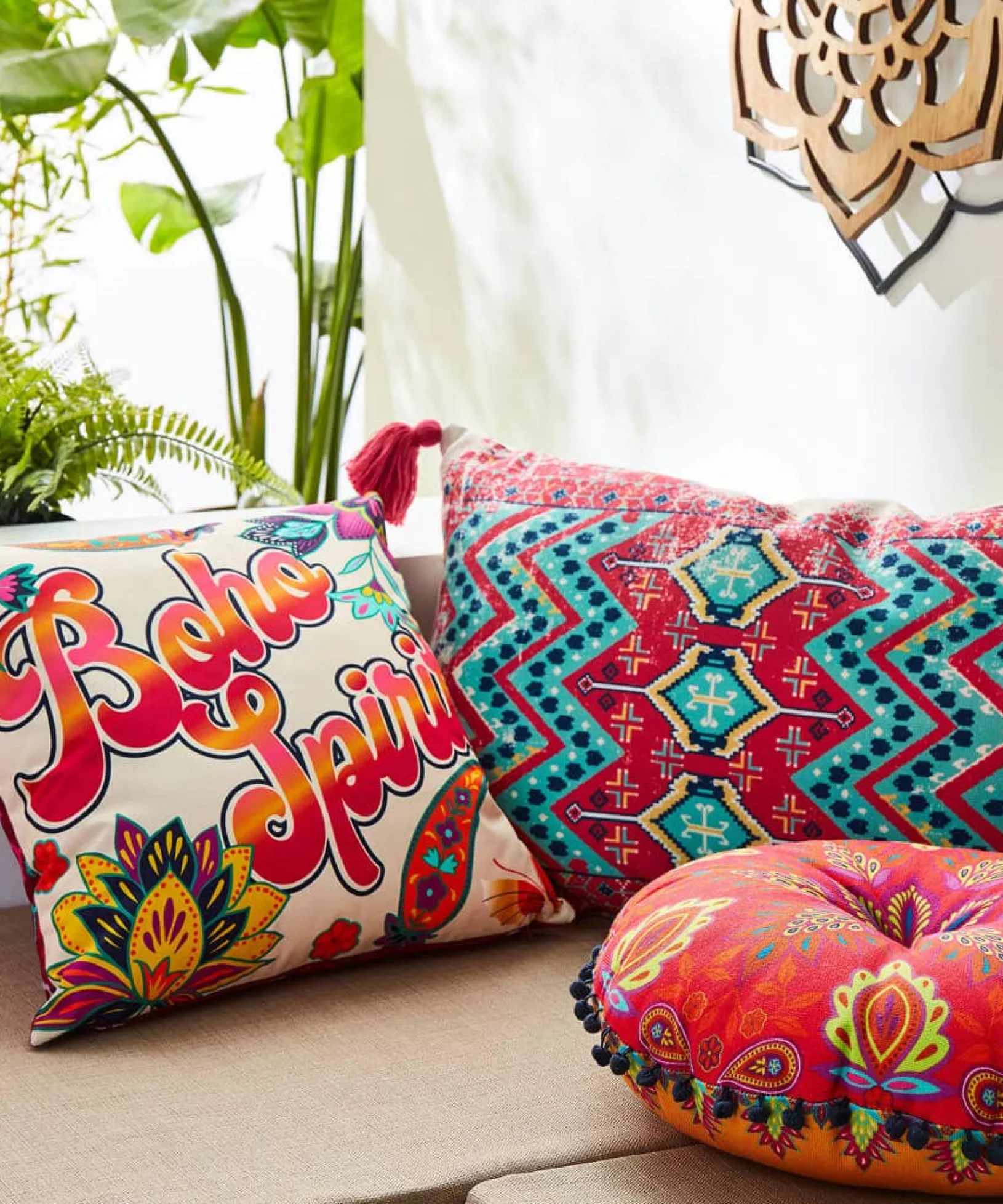 boho_spirit_reversible_ou_4.webp Floral Décor | Nature Décor | Sale Garden Décor | Home | Home | Home Joe Browns Boho Spirit Reversible Outdoor Cushion Multi