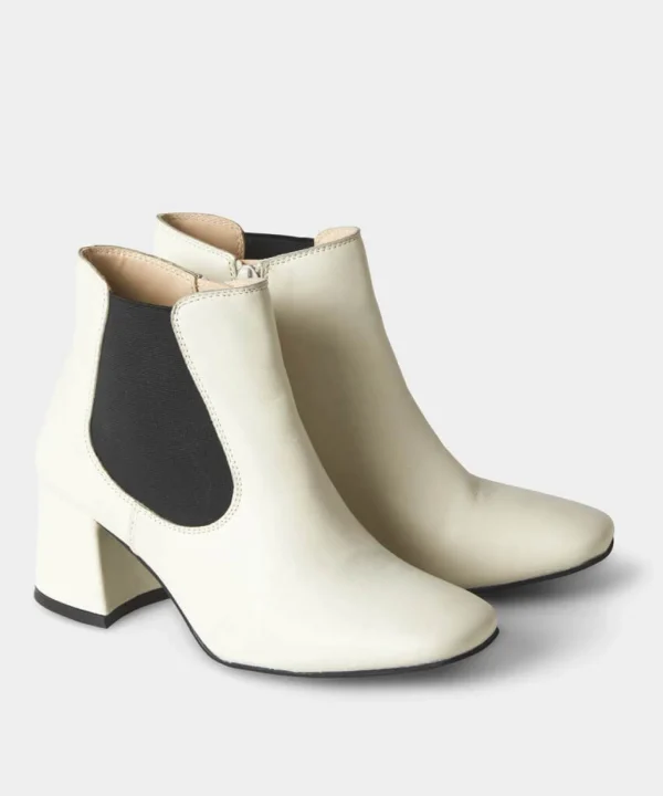 Sale Boots & Shoes | Women's Joe Browns Carefree Leather Chelsea Boots Winter White