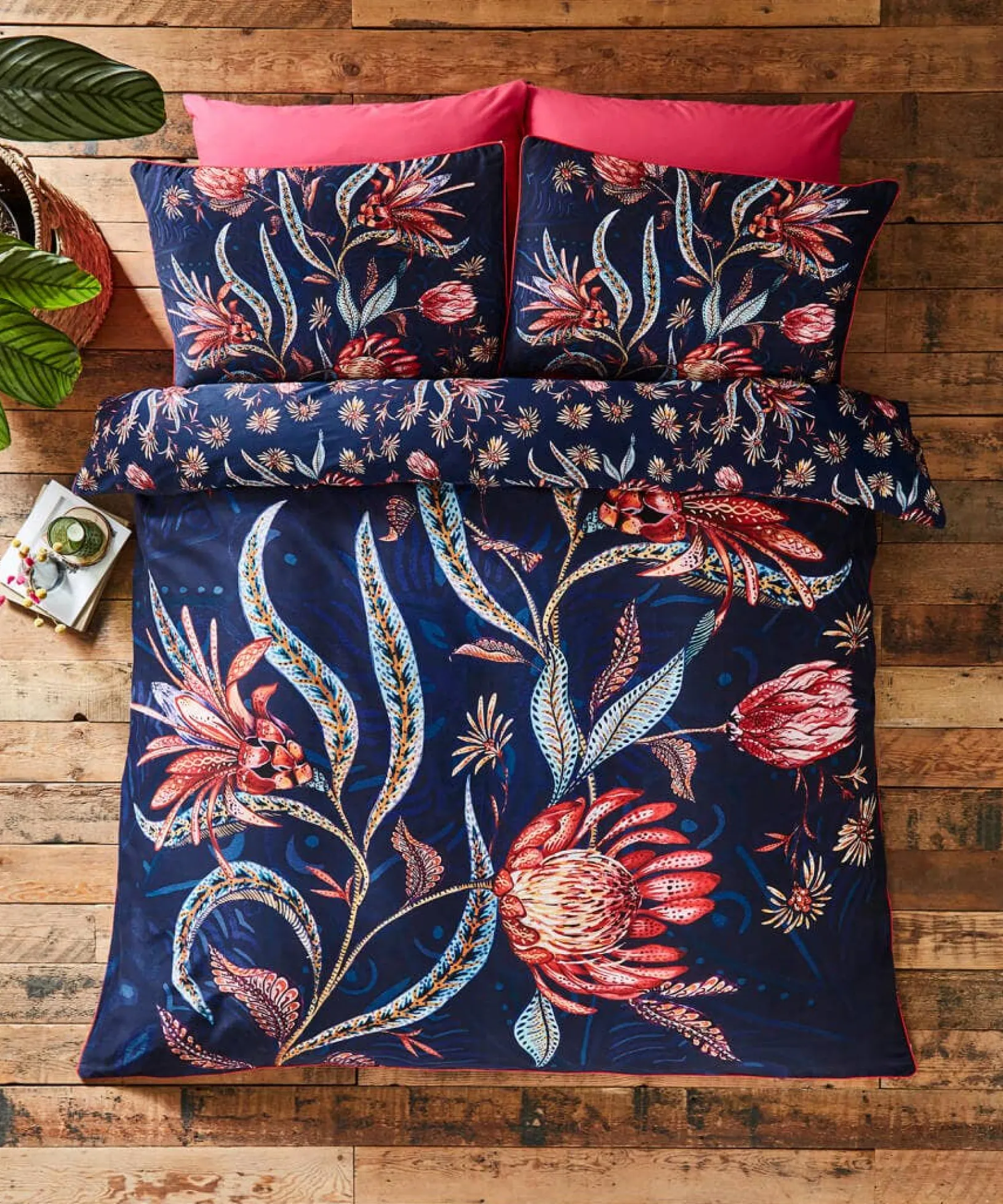 flamboyant_florals_revers_0.webp Bedroom | Endless Sunsets | Floral Décor | Nature Décor | Bedding | Home | Home | Home | Home | Home Joe Browns Flamboyant Florals Reversible Bed Set Navy