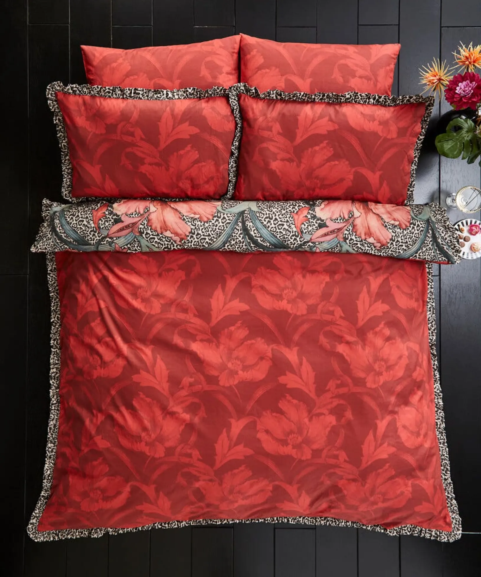 funky_floral_leopard_reve_1.webp Bedroom | Rebel Residence | Floral Décor | Nature Décor | Bedding | Sale Bedding | Home | Home | Home | Home | Home | Home Joe Browns Funky Floral Leopard Reversible Bed Set Multi