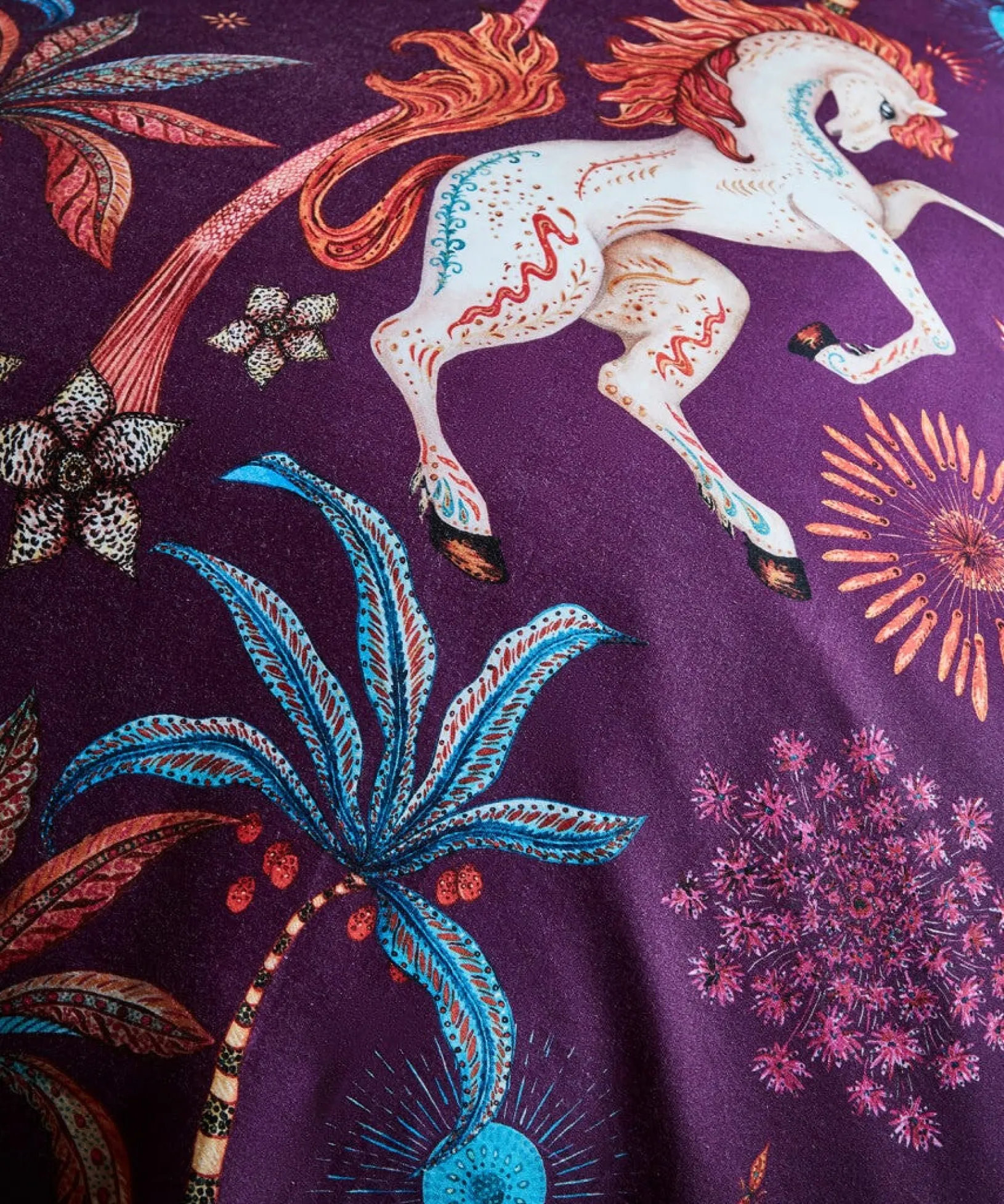 hypnotic_horses_reversibl_3.webp Bedroom | Endless Sunsets | Nature Décor | Animal Décor | Bedding | Home | Home | Home | Home | Home Joe Browns Hypnotic Horses Reversible Bed Set Aubergine