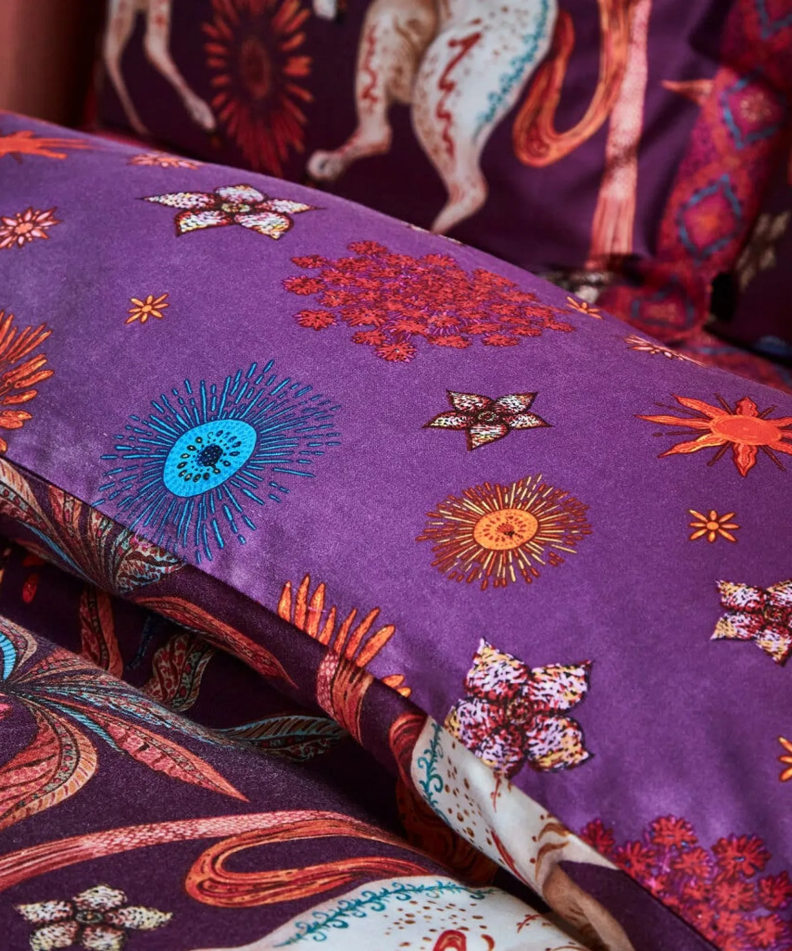 hypnotic_horses_reversibl_4.webp Bedroom | Endless Sunsets | Nature Décor | Animal Décor | Bedding | Home | Home | Home | Home | Home Joe Browns Hypnotic Horses Reversible Bed Set Aubergine