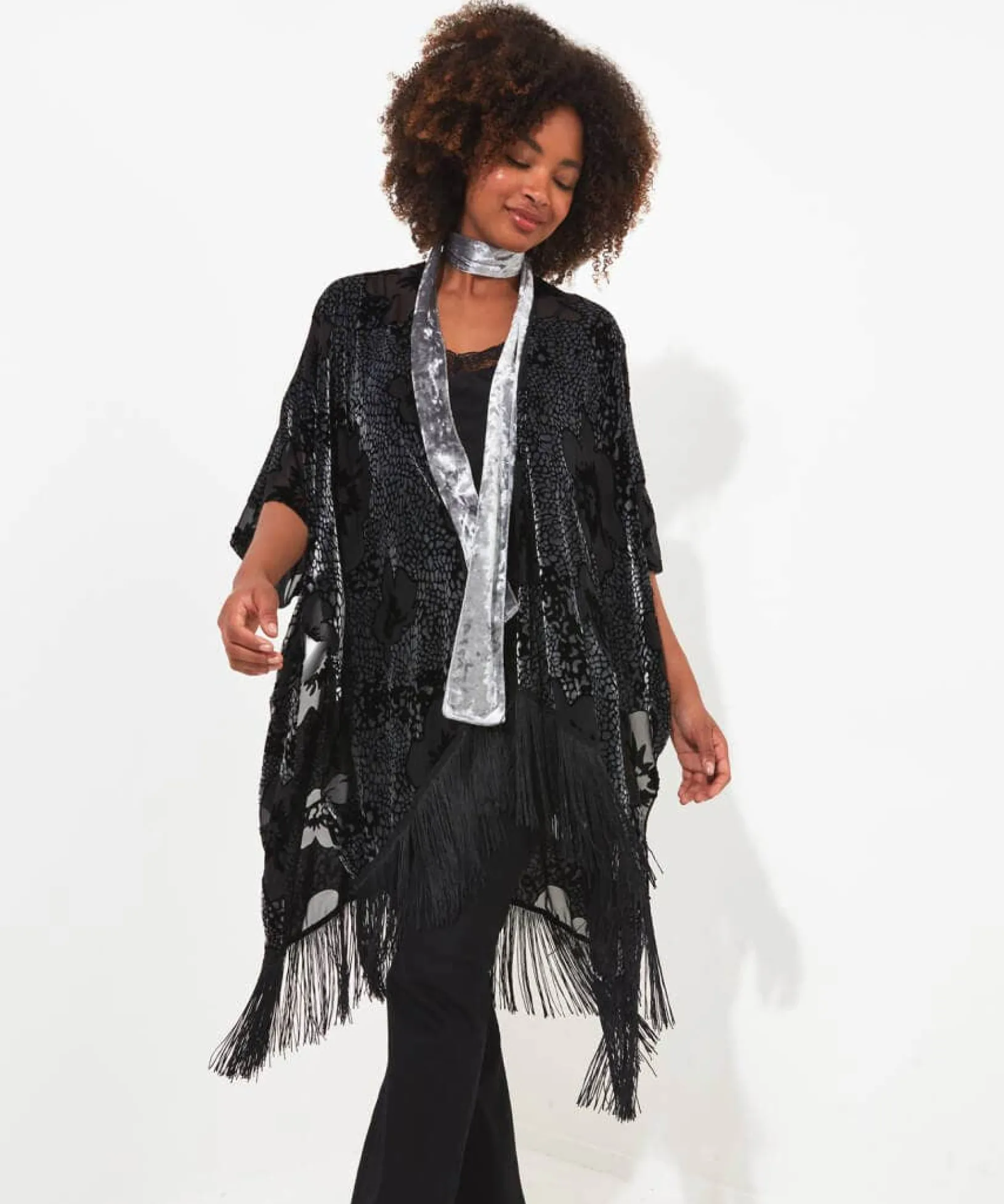 lara_burn_out_tassel_kimo_3.webp Occasion Outfits | Gifts | Cardigans & Coatigans | Accessories & Jewellery | Sale Accessories & Jewellery | Top Picks | Women's | Top Picks | Women's | Women's Joe Browns Lara Burn Out Tassel Kimono Silver/Black