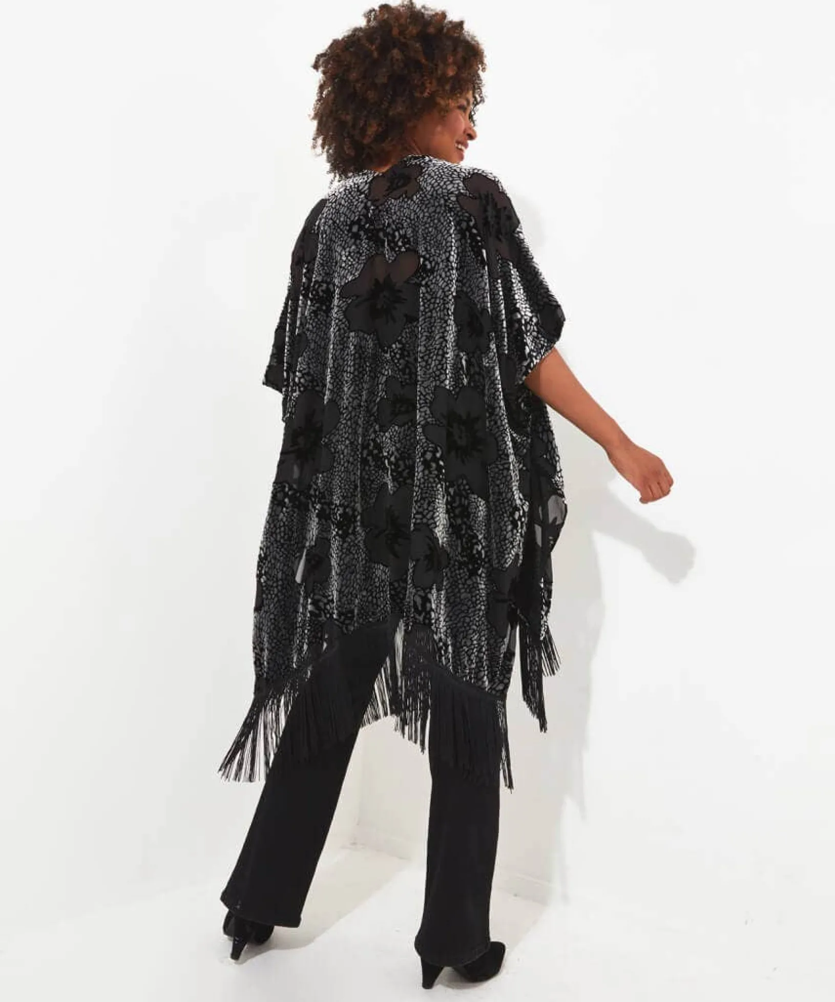 lara_burn_out_tassel_kimo_4.webp Occasion Outfits | Gifts | Cardigans & Coatigans | Accessories & Jewellery | Sale Accessories & Jewellery | Top Picks | Women's | Top Picks | Women's | Women's Joe Browns Lara Burn Out Tassel Kimono Silver/Black