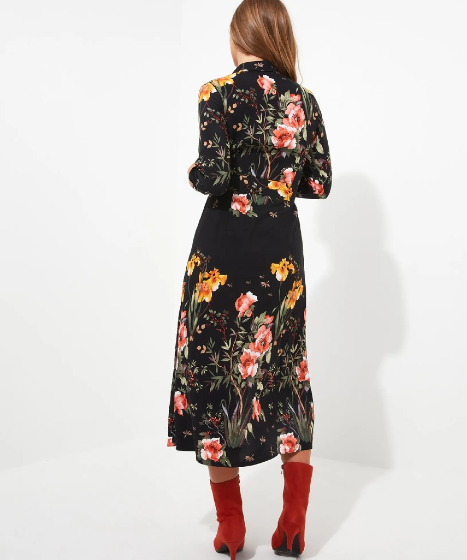 louisa_border_print_dress_3.webp Shop Women's Collection | Vintage & Retro Dresses | Midi Dresses | Party Dresses | Dresses | Sale Dresses | Top Picks | Top Picks | Top Picks | Top Picks | Women's | Women's Joe Browns Louisa Border Print Dress Black