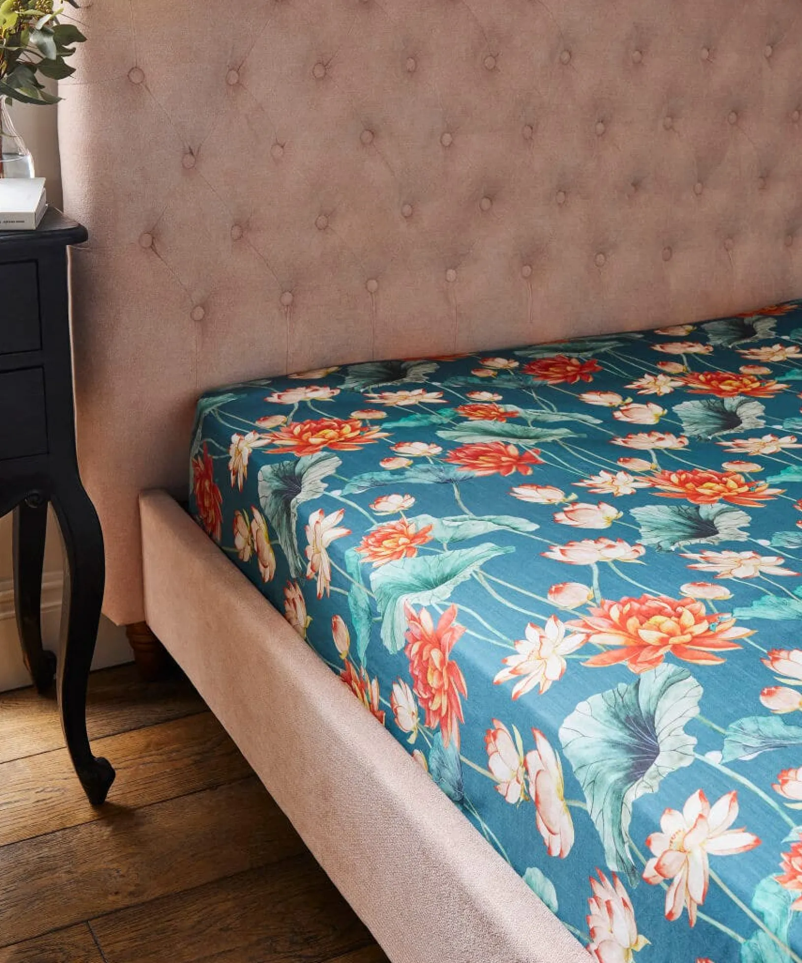 lush_lotus_printed_floral_1.webp Floral Décor | Nature Décor | Sale Bedding | Home | Home | Home Joe Browns Lush Lotus Printed Floral Bedding Multi