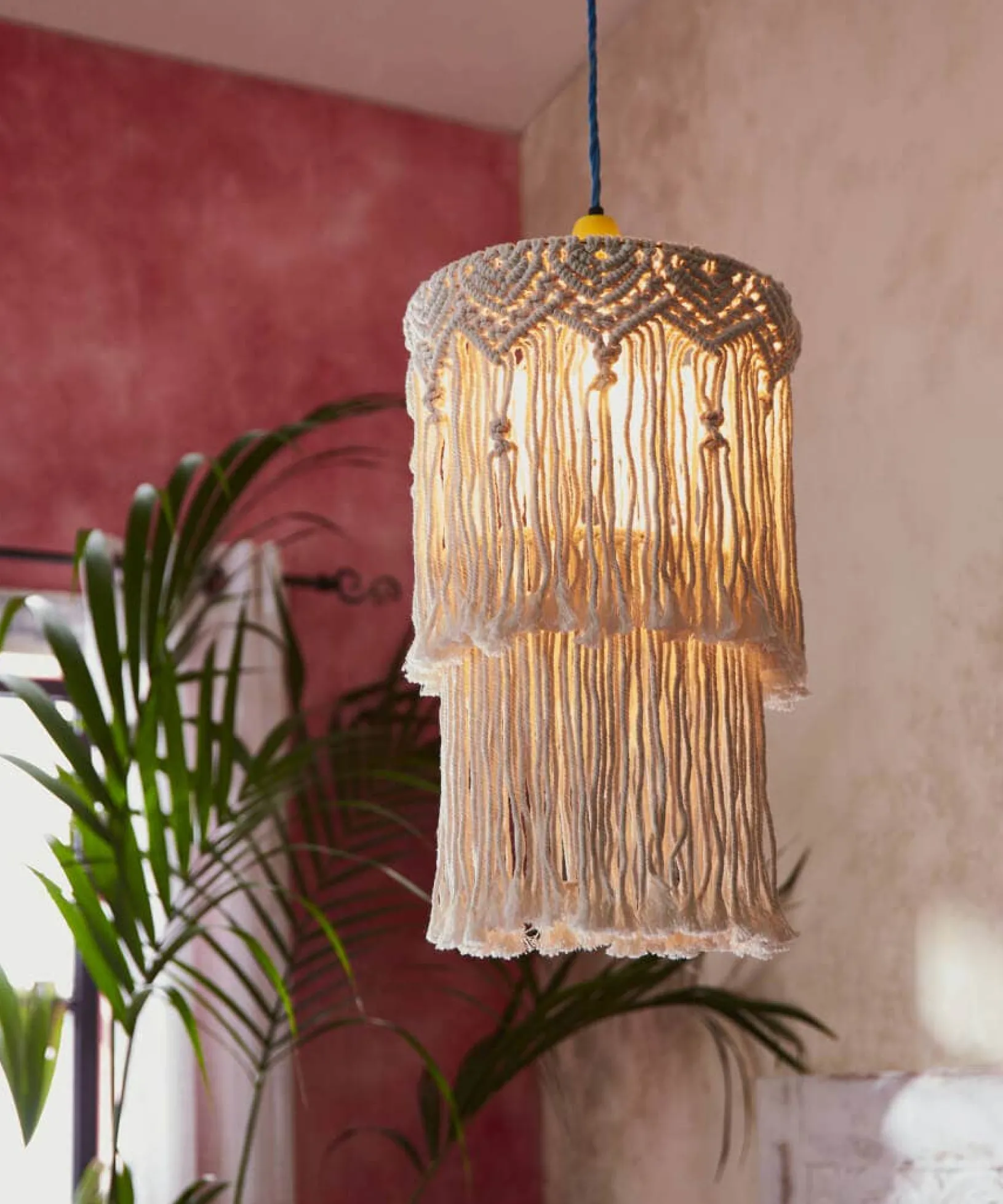 magnificent_macrame_tiere_2.webp Nature Décor | Sale Lighting | Home | Home Joe Browns Magnificent Macrame Tiered Shade Cream