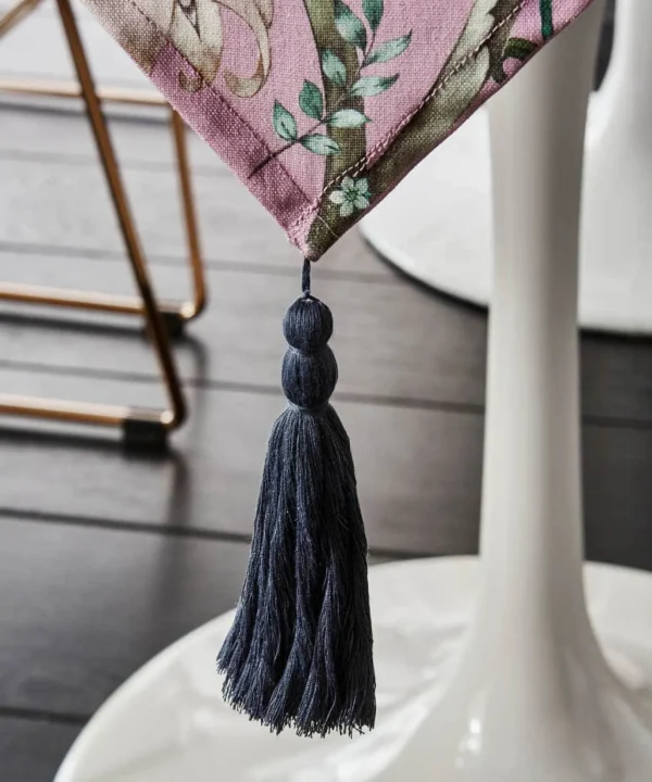 Nouveau Reflections | Floral Décor | Nature Décor | Kitchen | Home | Home | Home | Home Joe Browns Nostalgic Nouveau Table Runner Grey