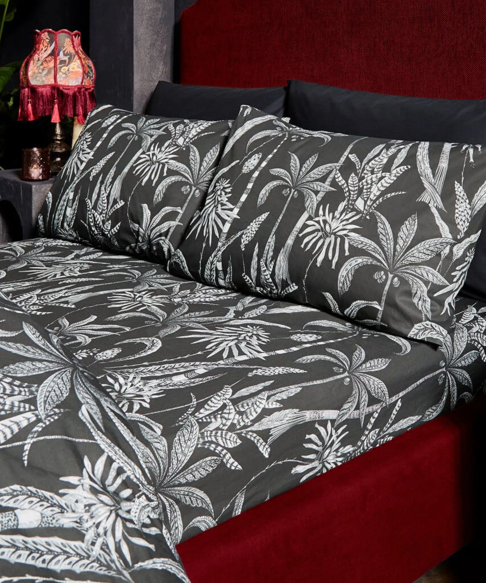 perfect_palms_coordinatin_0.webp Bedroom | Endless Sunsets | Floral Décor | Bedding | Sale Bedding | Home | Home | Home | Home | Home Joe Browns Perfect Palms Coordinating Bedding Black