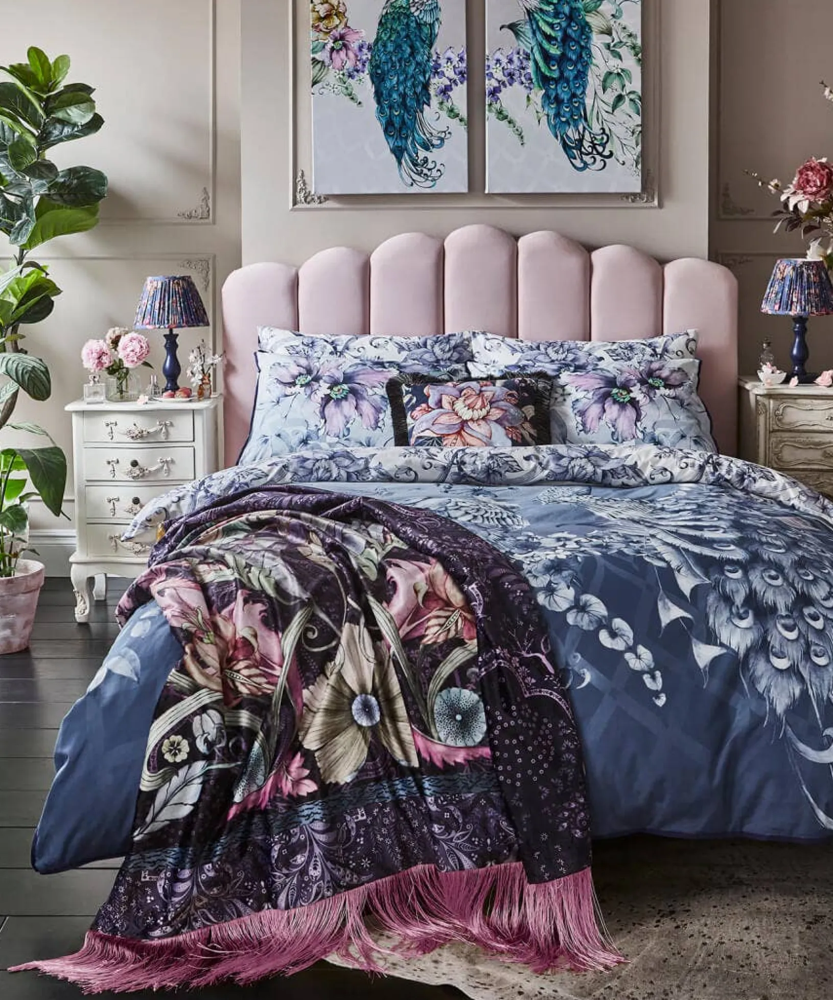 poised_peacocks_reversibl_3.webp Bedroom | Nouveau Reflections | Floral Décor | Nature Décor | Animal Décor | Bedding | Home | Home | Home | Home | Home | Home Joe Browns Poised Peacocks Reversible Bed Set Blue