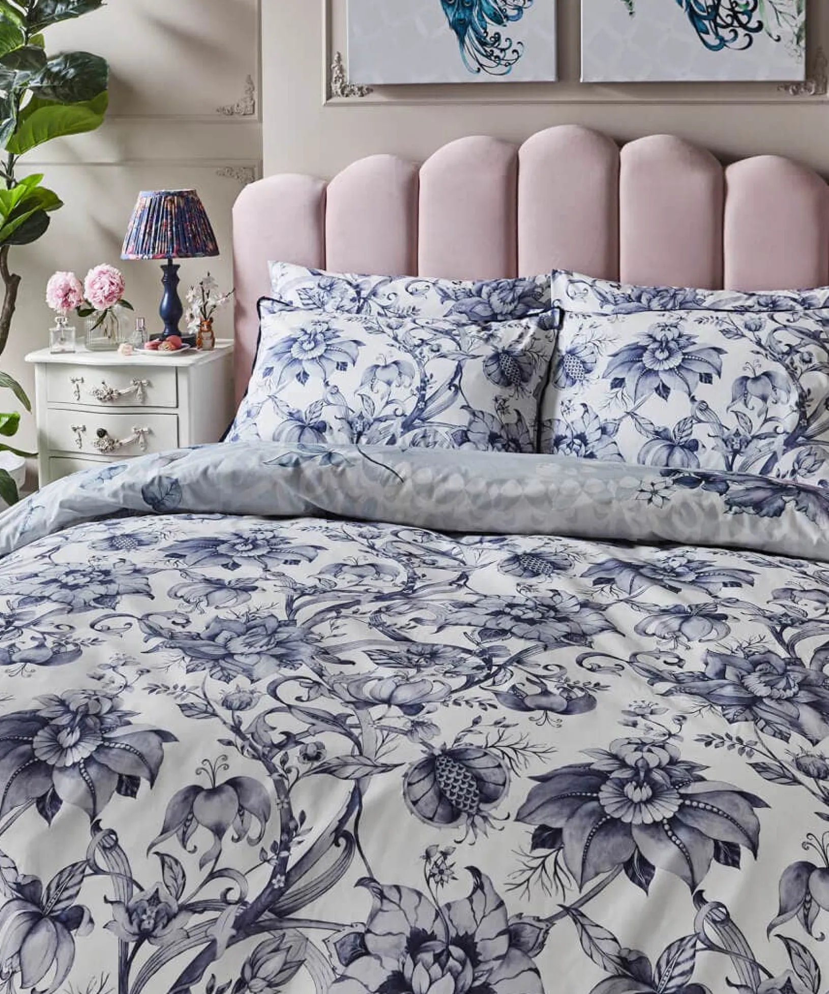 poised_peacocks_reversibl_7.webp Bedroom | Nouveau Reflections | Floral Décor | Nature Décor | Animal Décor | Bedding | Home | Home | Home | Home | Home | Home Joe Browns Poised Peacocks Reversible Bed Set Blue