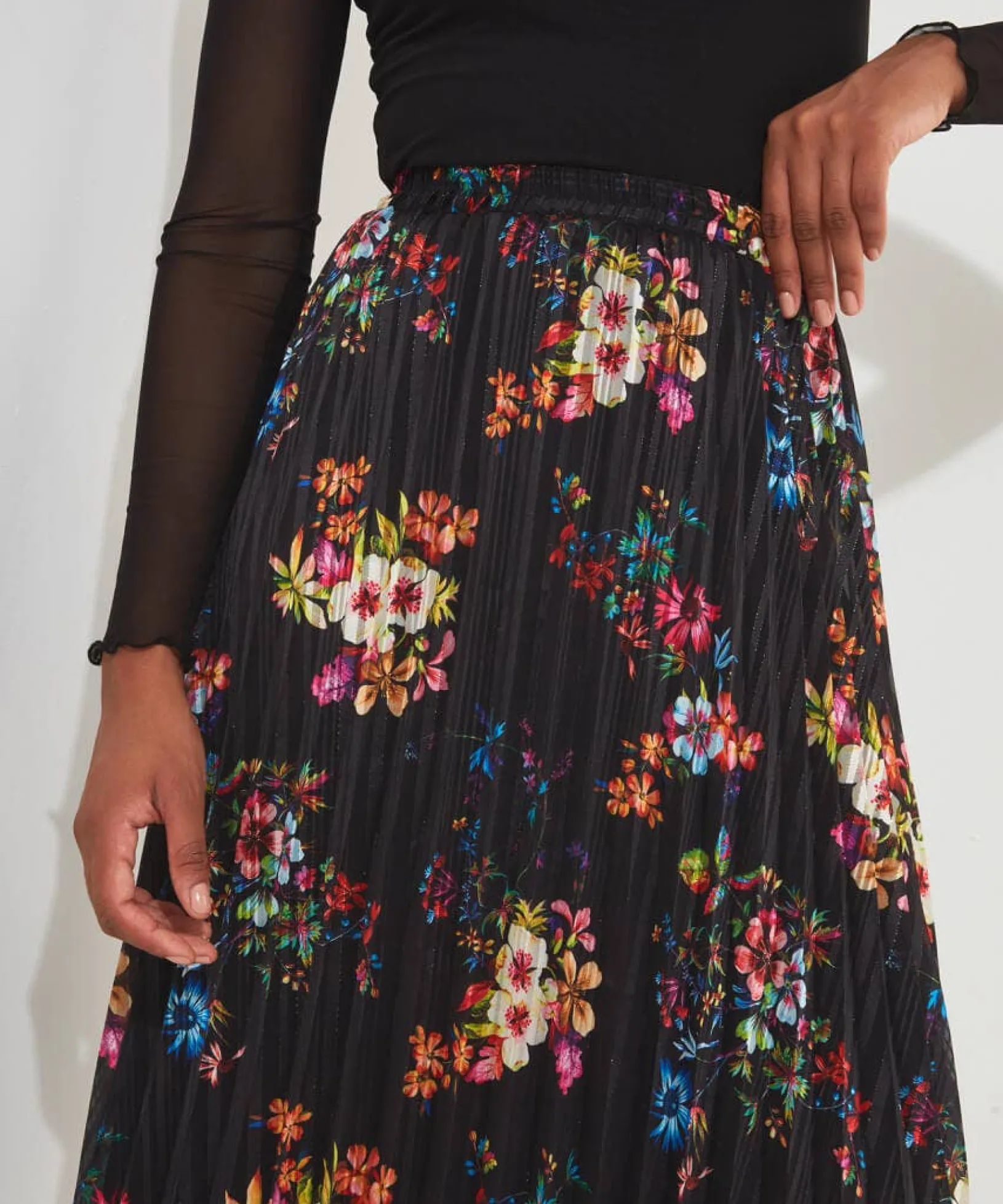 pop_of_colour_pleated_ski_4.webp Occasion Outfits | Skirts | Sale Skirts | Top Picks | Women's | Women's Joe Browns Pop Of Colour Pleated Skirt Black