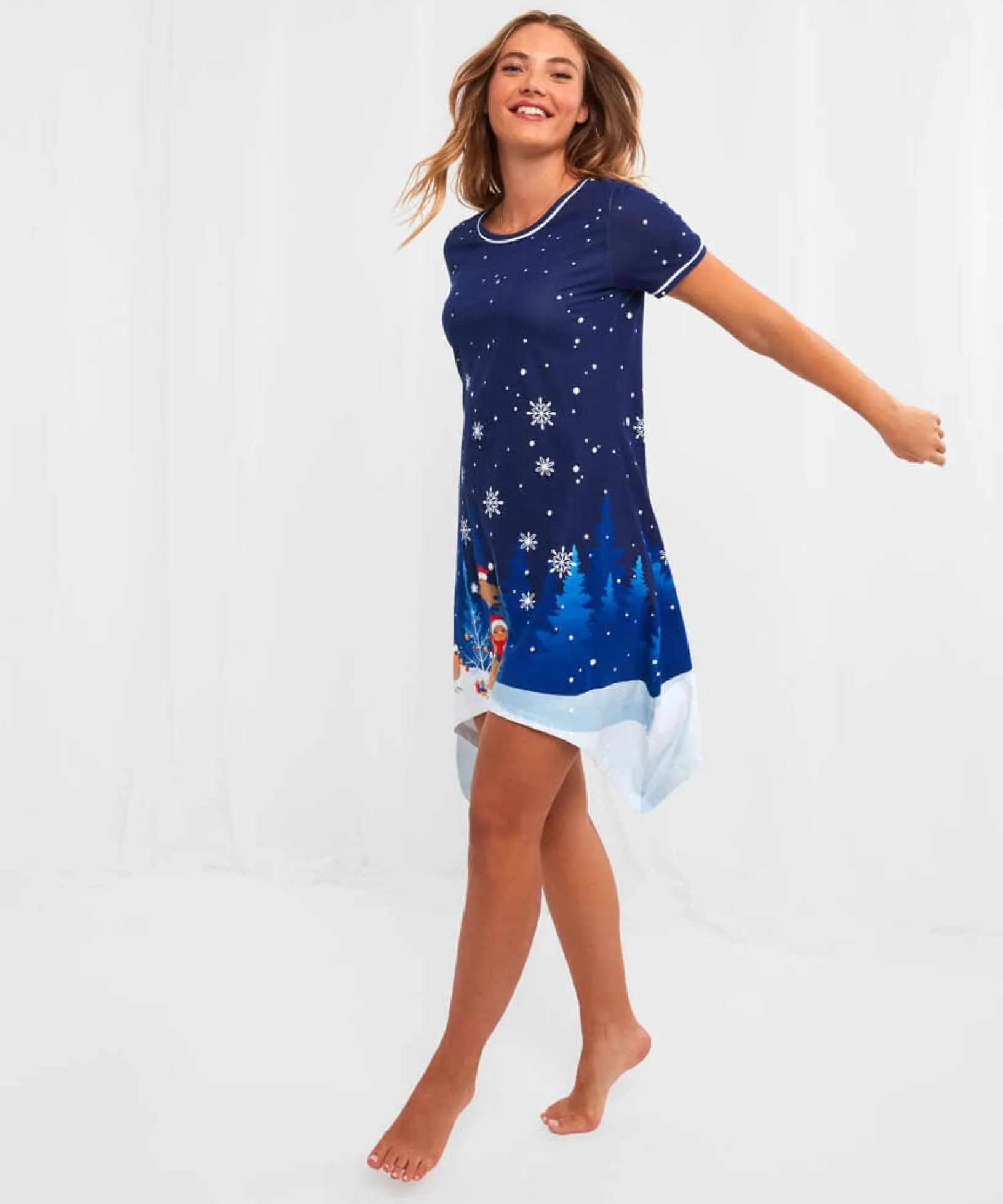rocking_robin_nightie_0.webp Half Price Christmas Styles | Sale Pyjamas & Loungewear | Women's | Women's Joe Browns Rocking Robin Nightie Navy