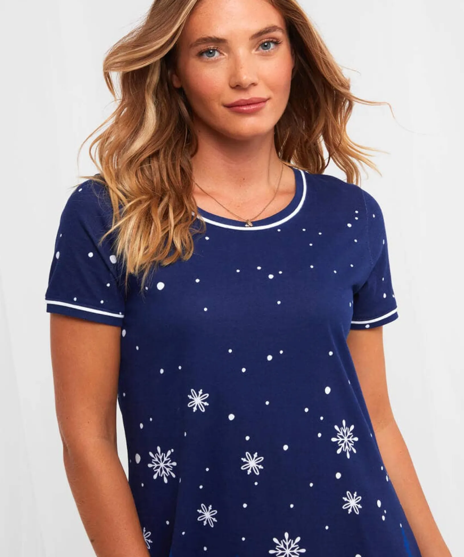 rocking_robin_nightie_4.webp Half Price Christmas Styles | Sale Pyjamas & Loungewear | Women's | Women's Joe Browns Rocking Robin Nightie Navy