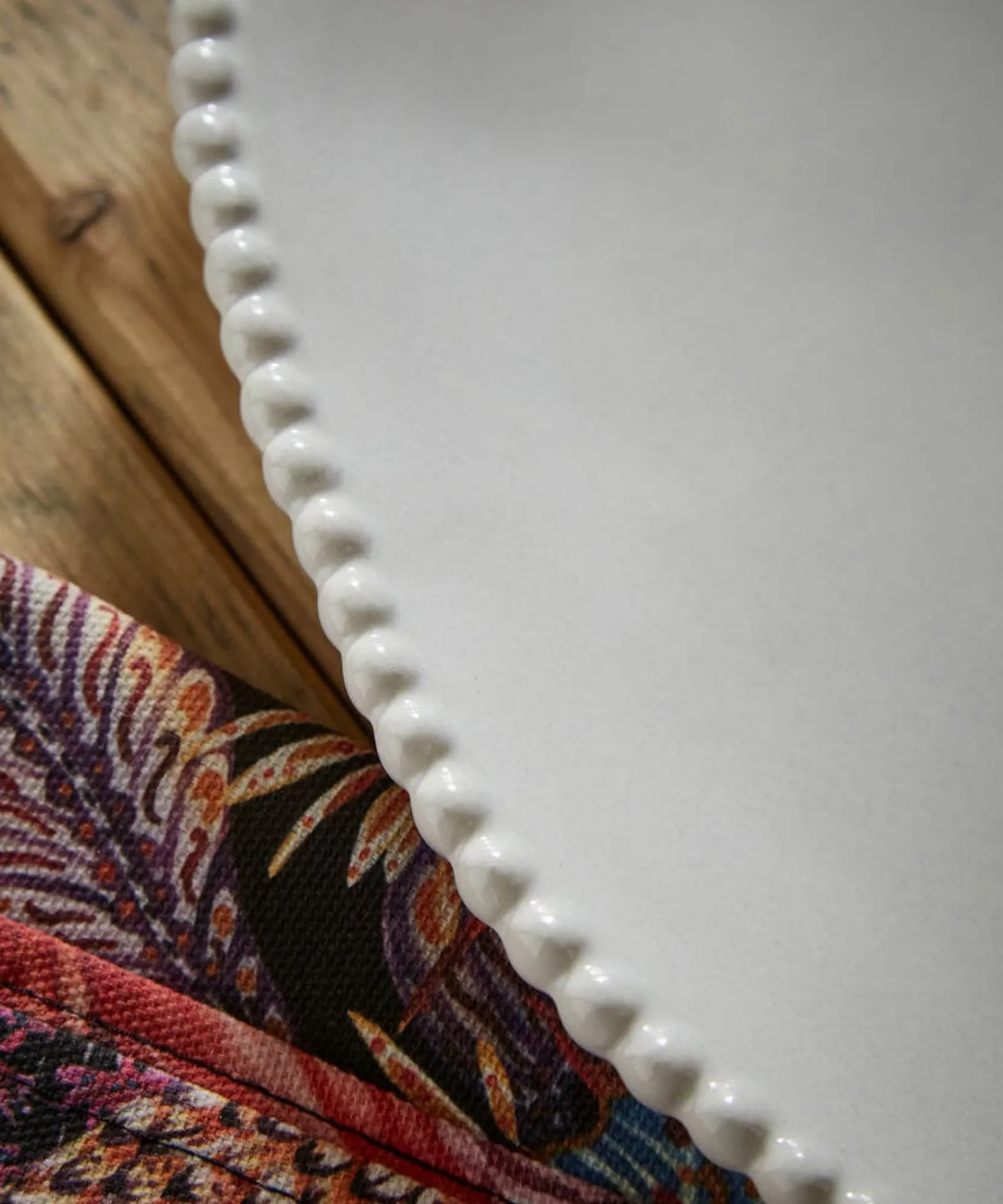 set_of__organic_beaded_di_2.webp Kitchen | Home Accessories | Home | Home Joe Browns Set of 4 Organic Beaded Dinner Plates White