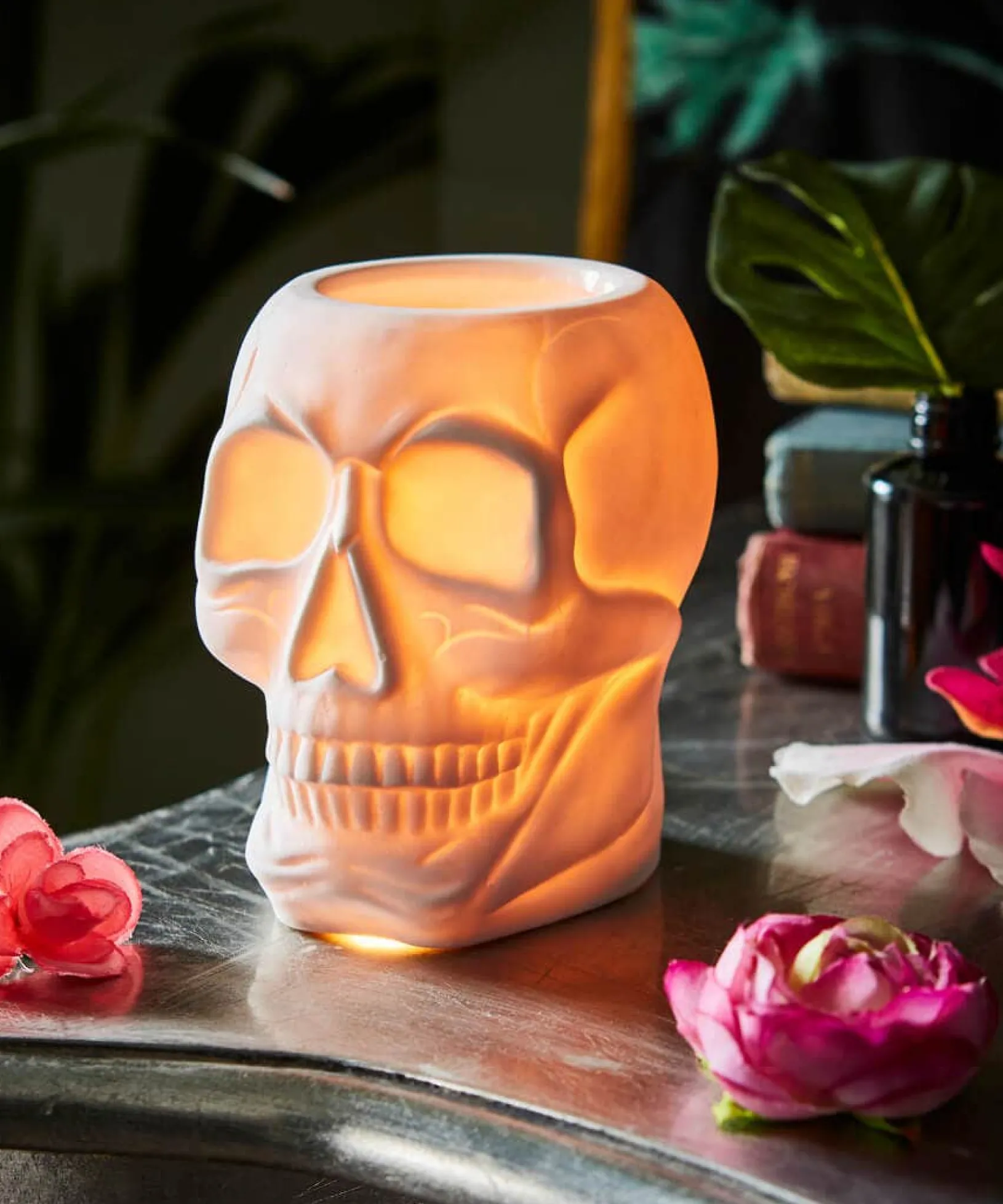 skull_electric_wax_melter_3.webp Living Room | Bedroom | Rebel Residence | Lighting & Lamps | Home | Home | Home | Home Joe Browns Skull Electric Wax Melter White