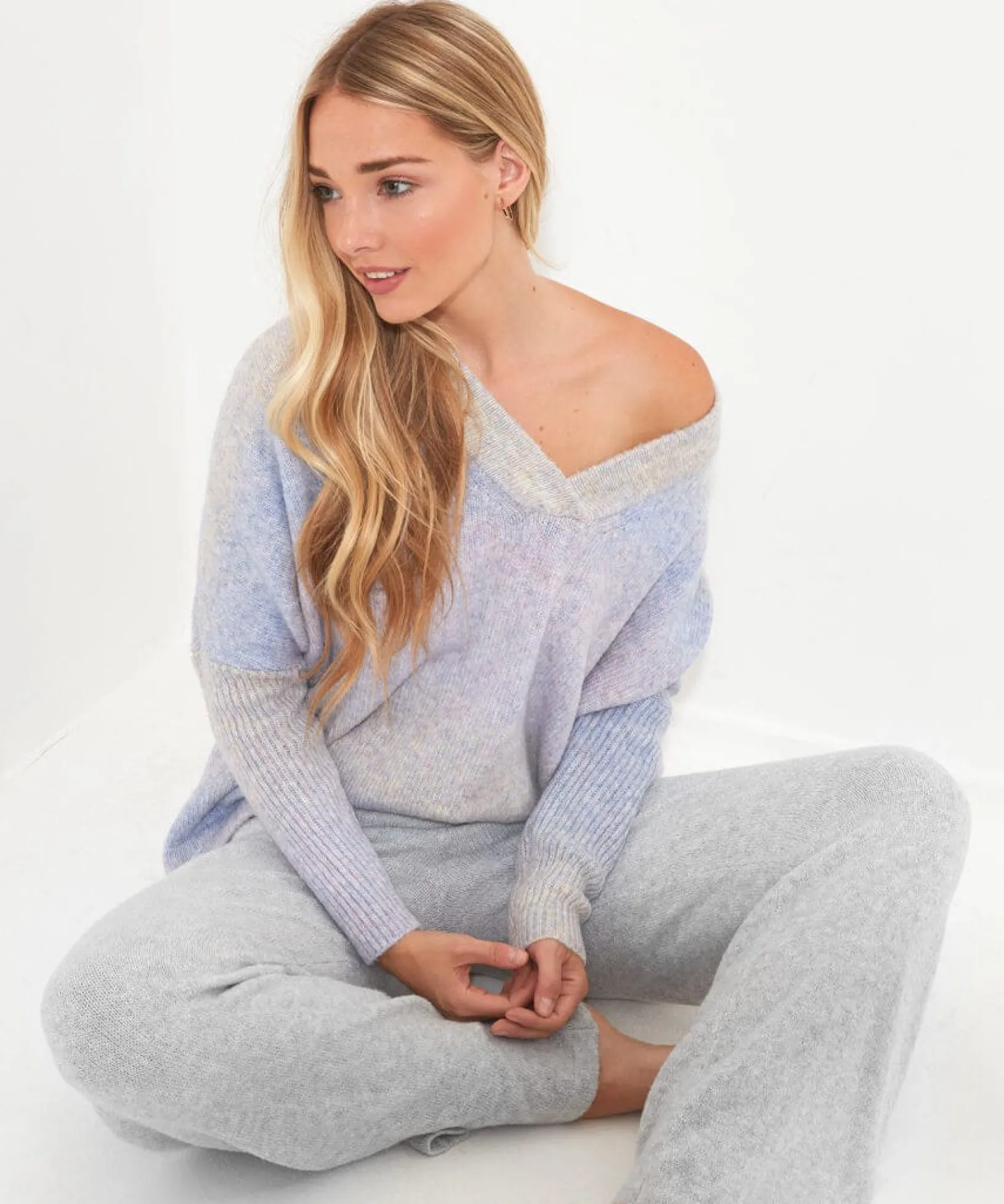 sloe_joes_super_soft_jump_0.webp Pyjamas & Loungewear | Gifts | Cardigans & Coatigans | Women's | Women's | Top Picks Joe Browns Sloe Joes Super Soft Jumper Blue Ombre