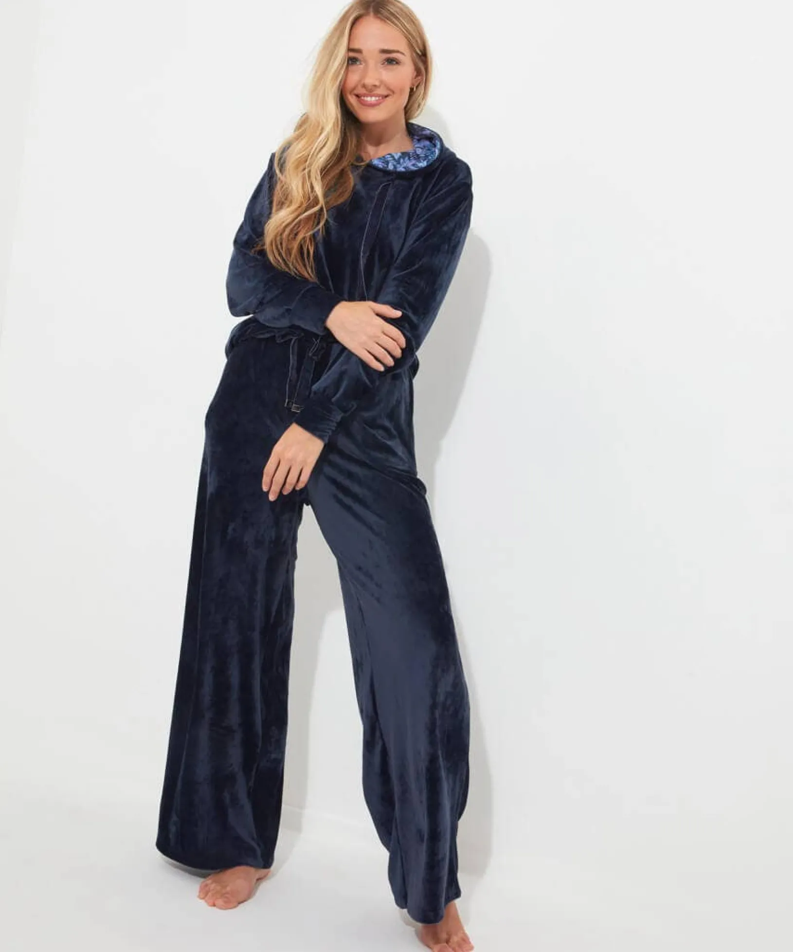 sloe_joes_velour_hoody_3.webp Pyjamas & Loungewear | Gifts | Tops, Tunics & Blouses | Women's | Women's | Women's Joe Browns Sloe Joes Velour Hoody Midnight