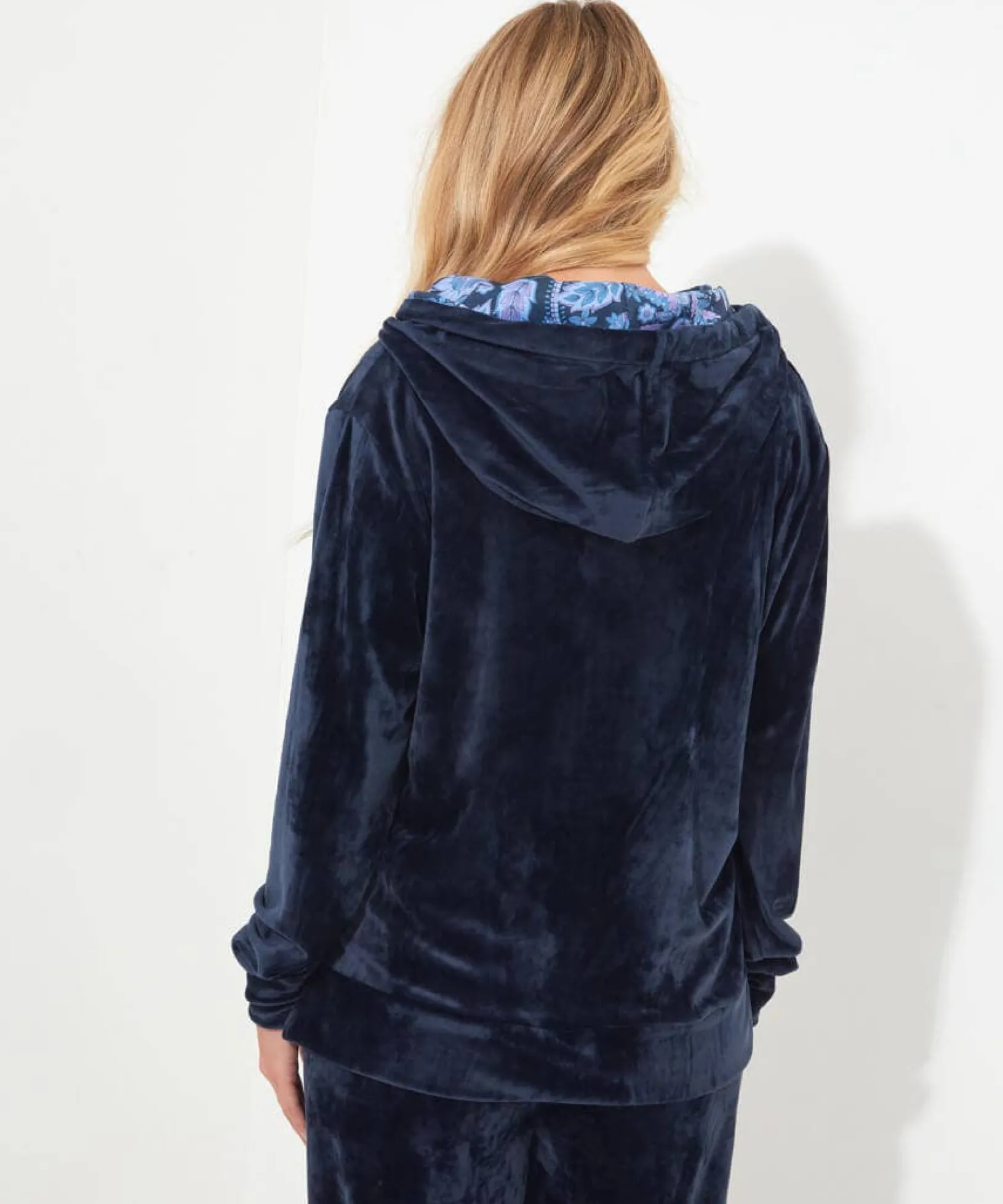 sloe_joes_velour_hoody_4.webp Pyjamas & Loungewear | Gifts | Tops, Tunics & Blouses | Women's | Women's | Women's Joe Browns Sloe Joes Velour Hoody Midnight
